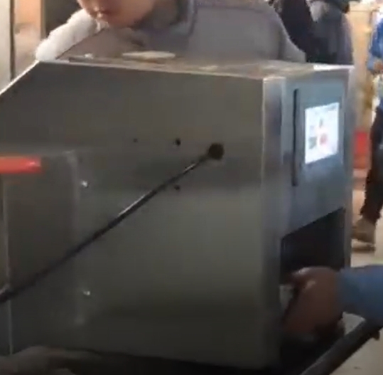 上超智能打菜機，精準(zhǔn)高效省人力